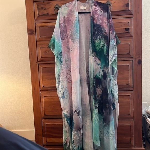 RIAH Fashion Other - NWT RIAH Fashion Women’s Green And Purple Kimono One Size